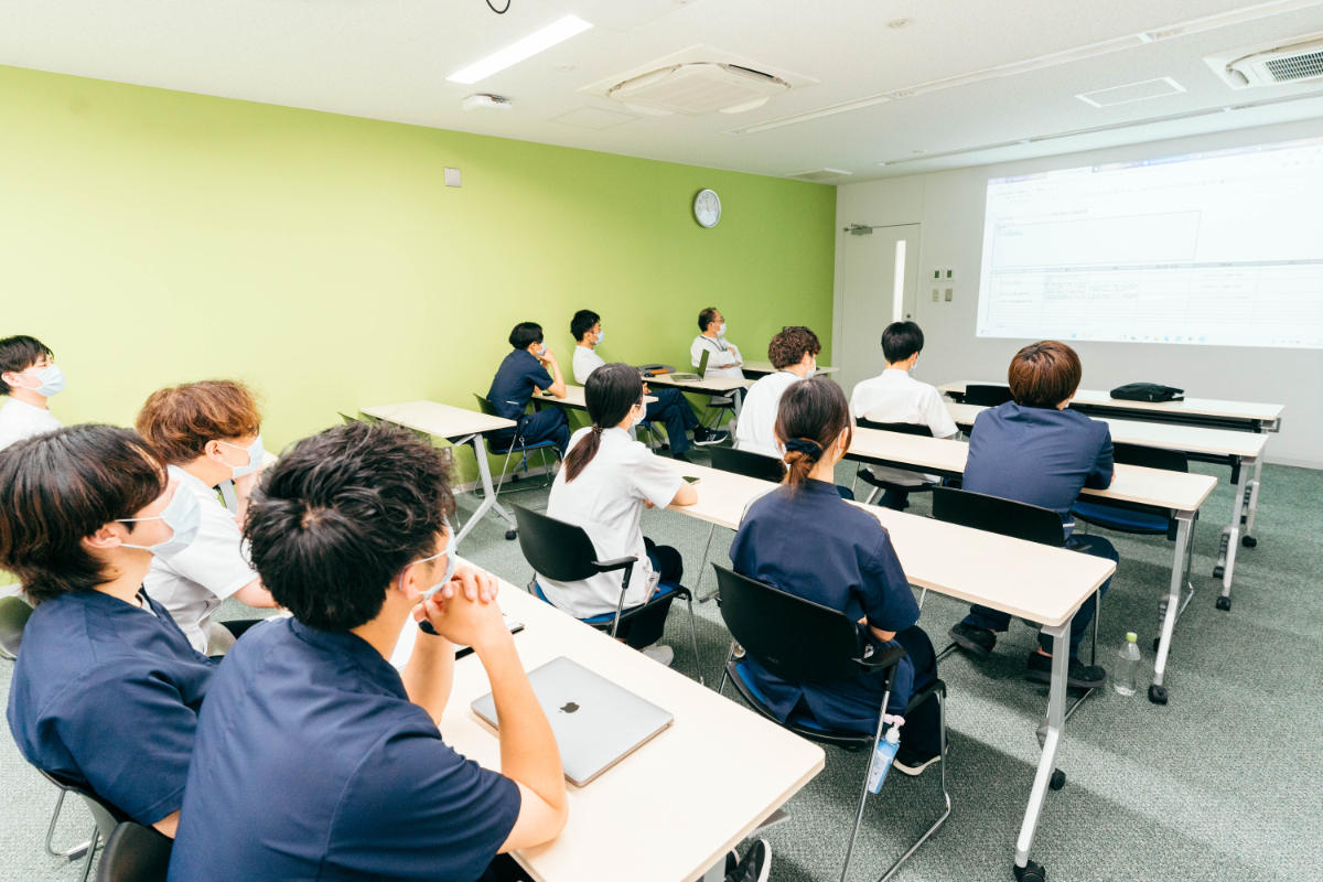 DX推進定例会：病院幹部との意思決定の様子